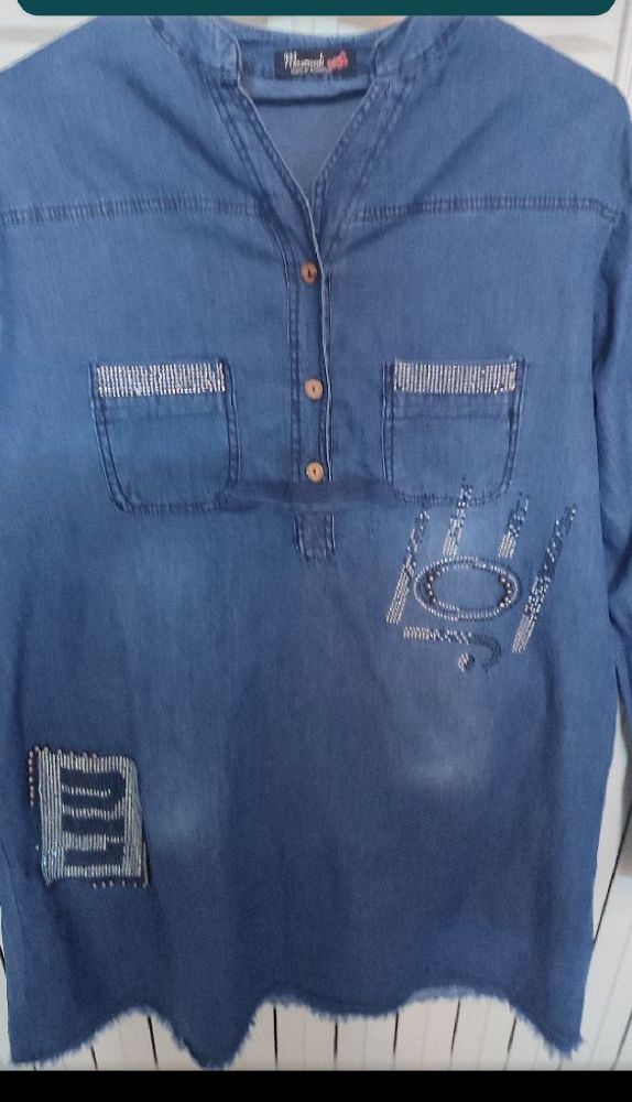 chemise en jean très peu portée