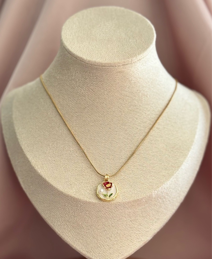 Collier Fleur — Fin, chic et plein de douceur