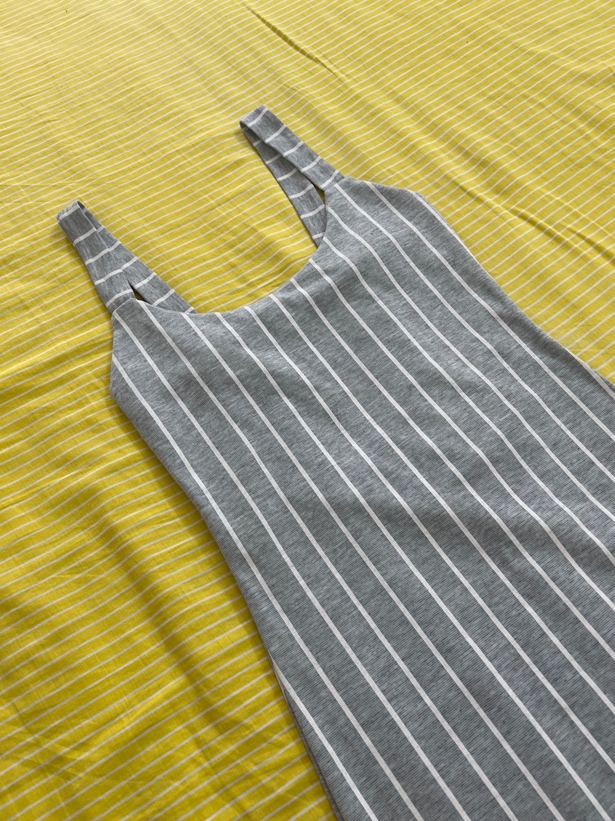 Robe gris en trés bon état