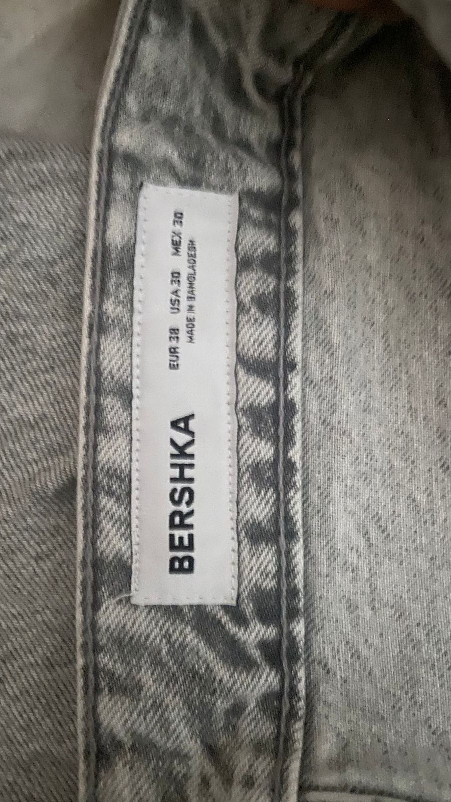 Pantalon jeans 👖👖👖👖 taille 38 Bershka 