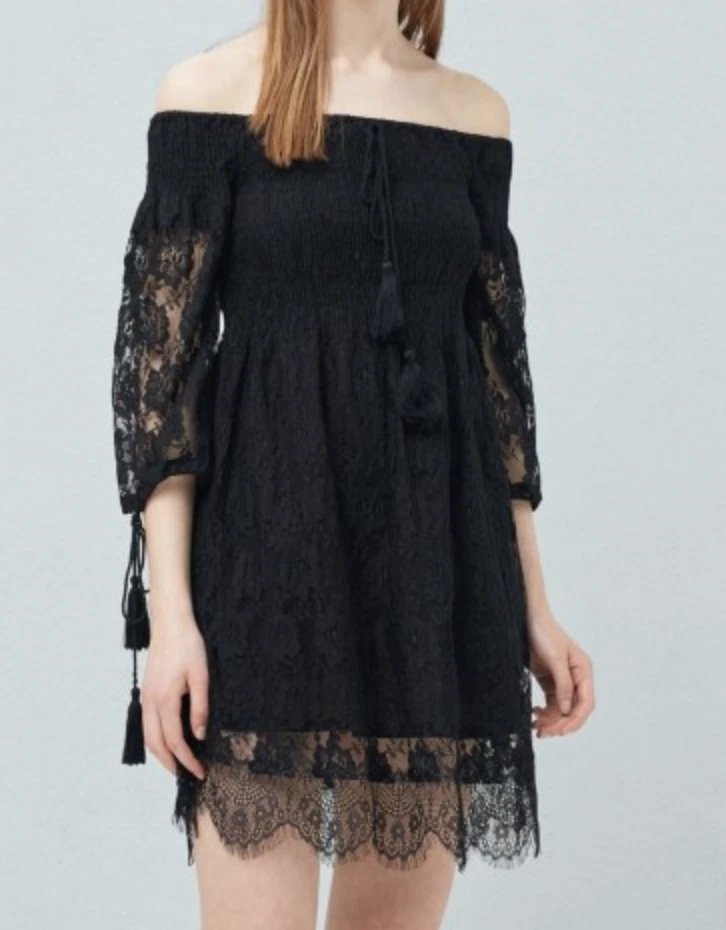 Robe  en dentelle mango taille m 