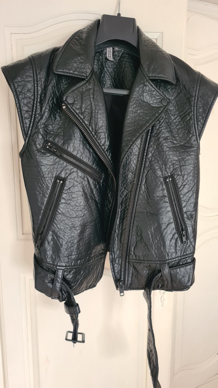 Sans manche h&m en tres bon etat 