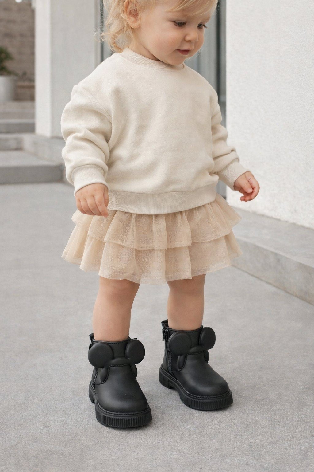Bottines zara model mickey mouse pointures 20 neuf