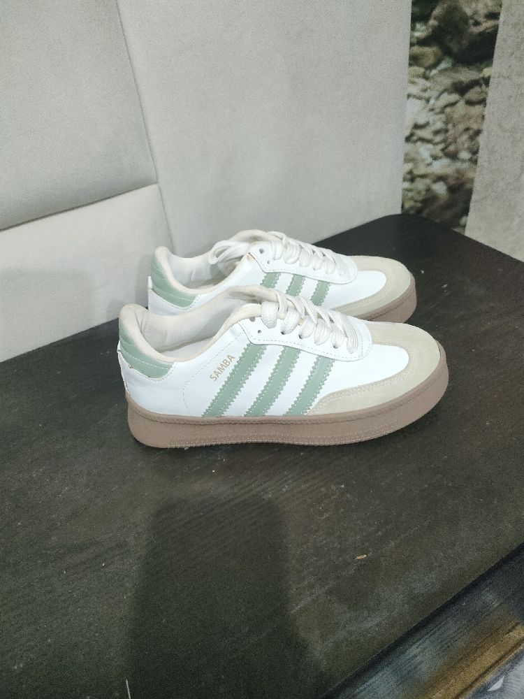Espadrilles filles tout neuf 