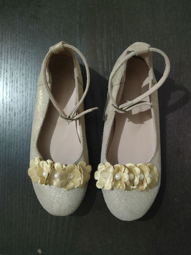 Chaussures fillette en très bon état 