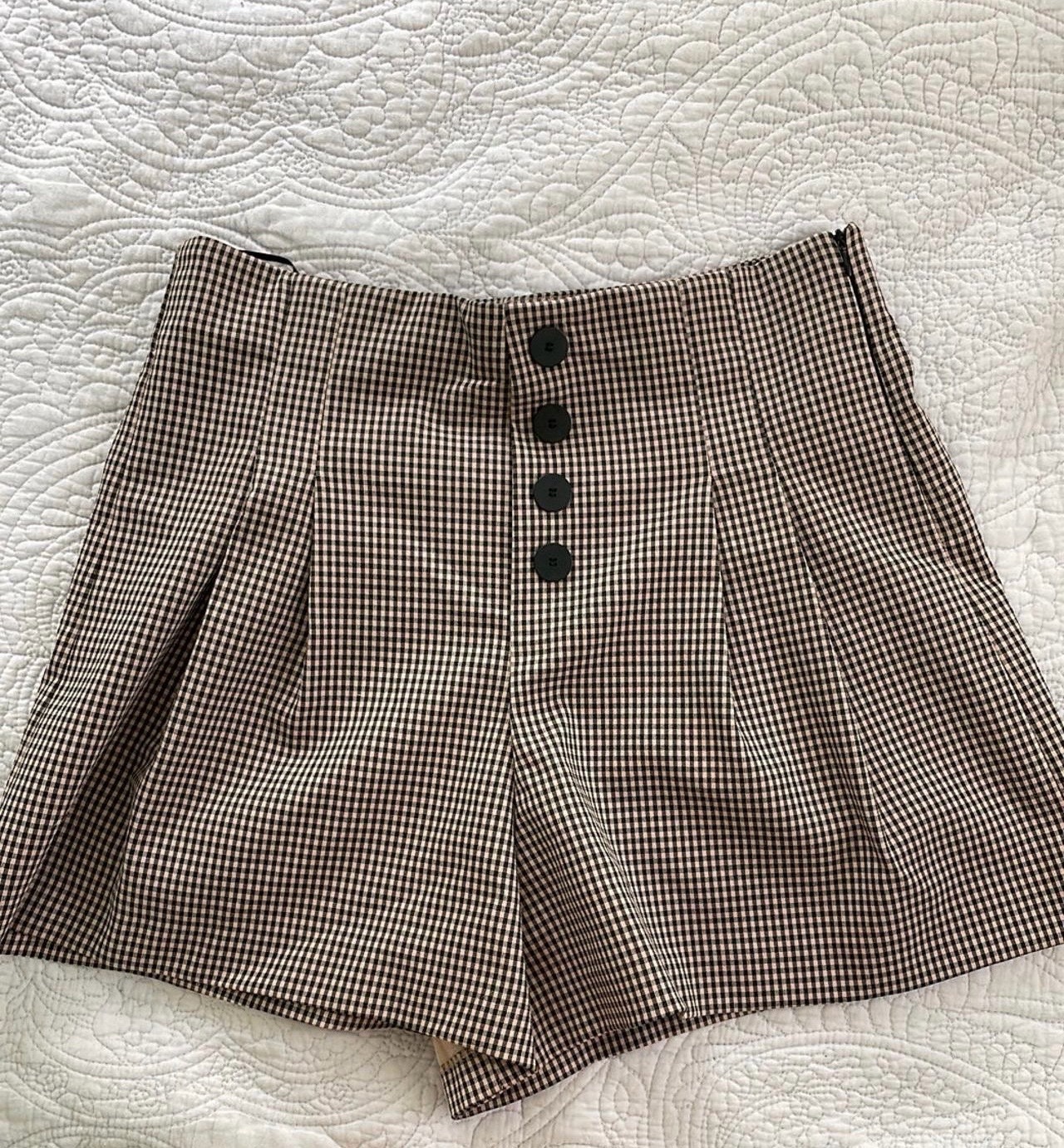Short taille haute à carreaux rose et noir