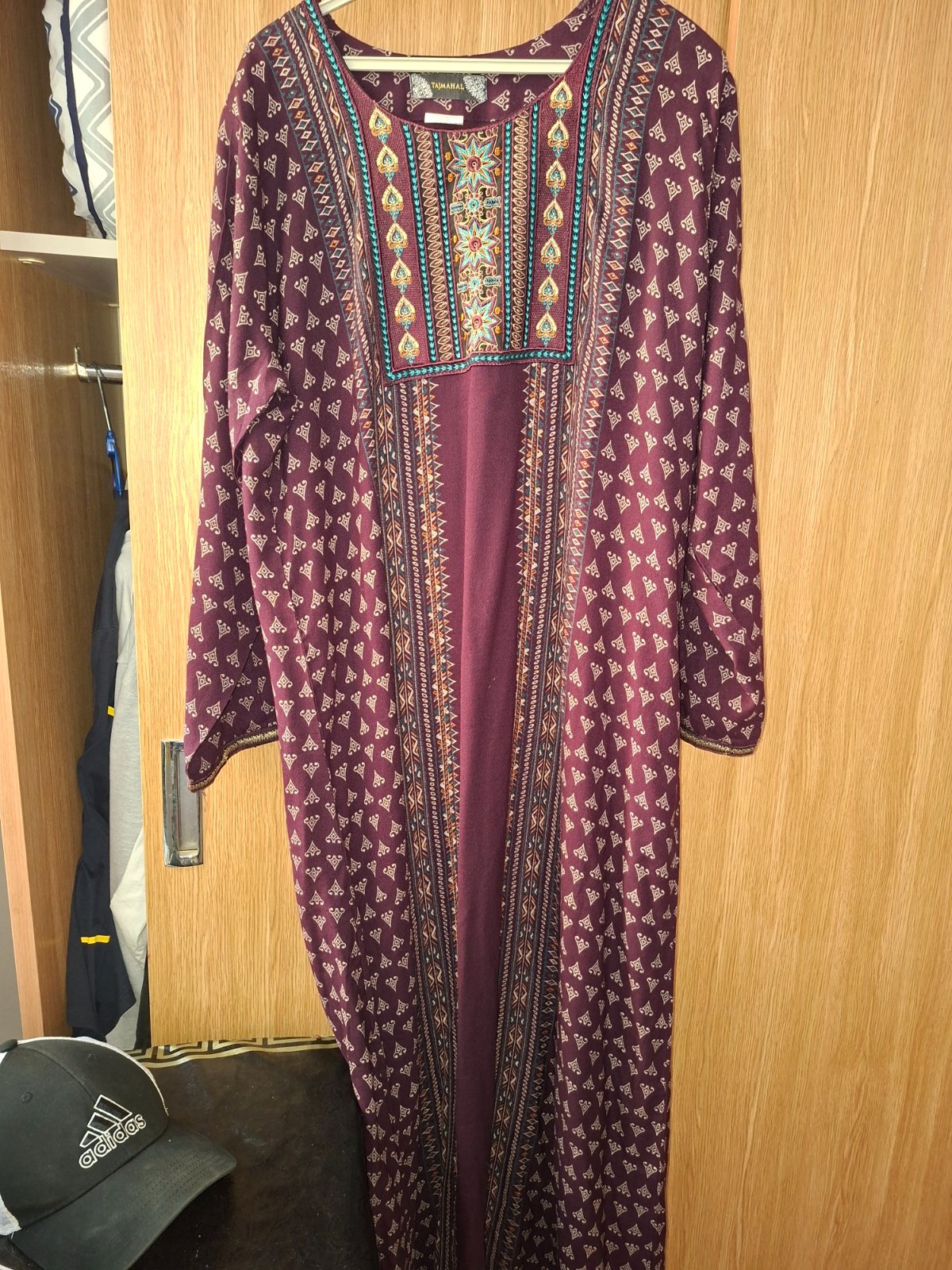 Elegant Embroidered Kaftan