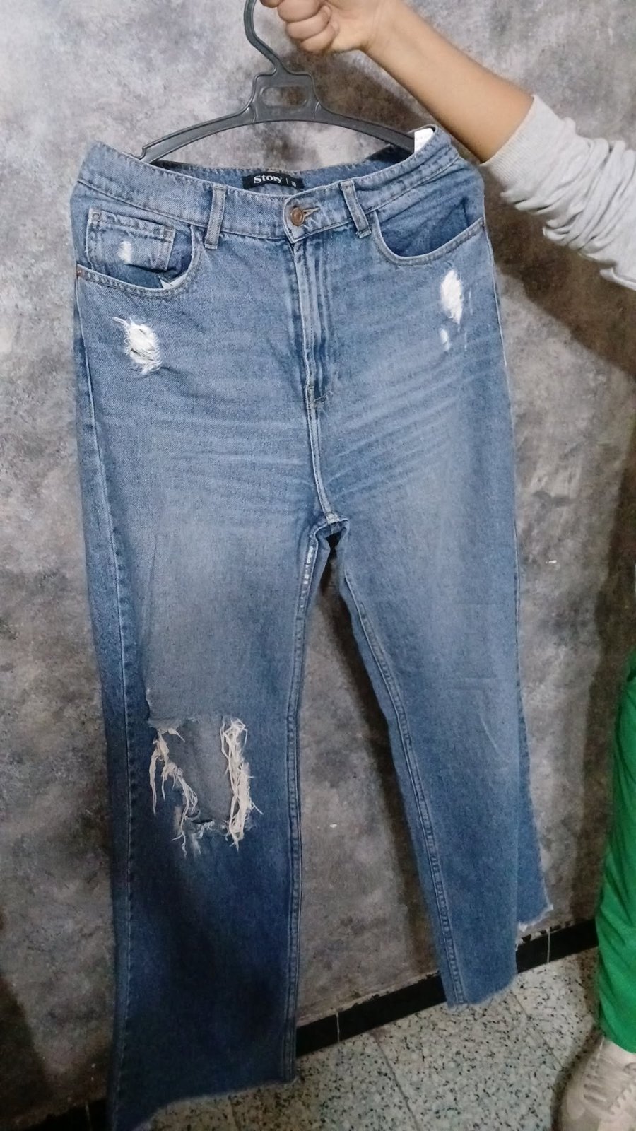 Pantalon djean déchiré 