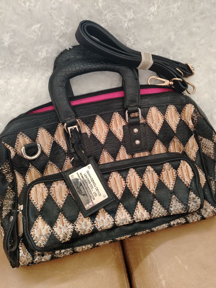 Magnifique sac avec bondouliere 