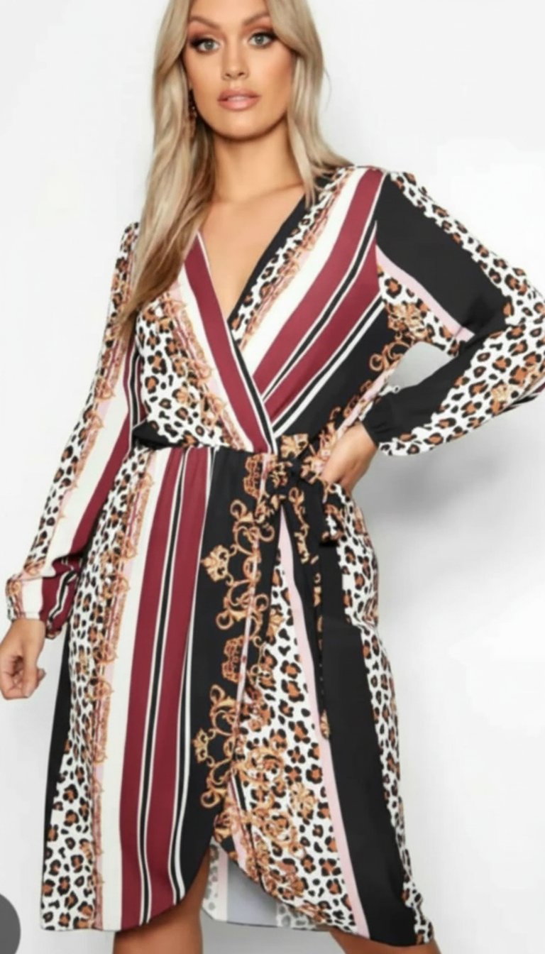 Magnifique robe porte feuille 