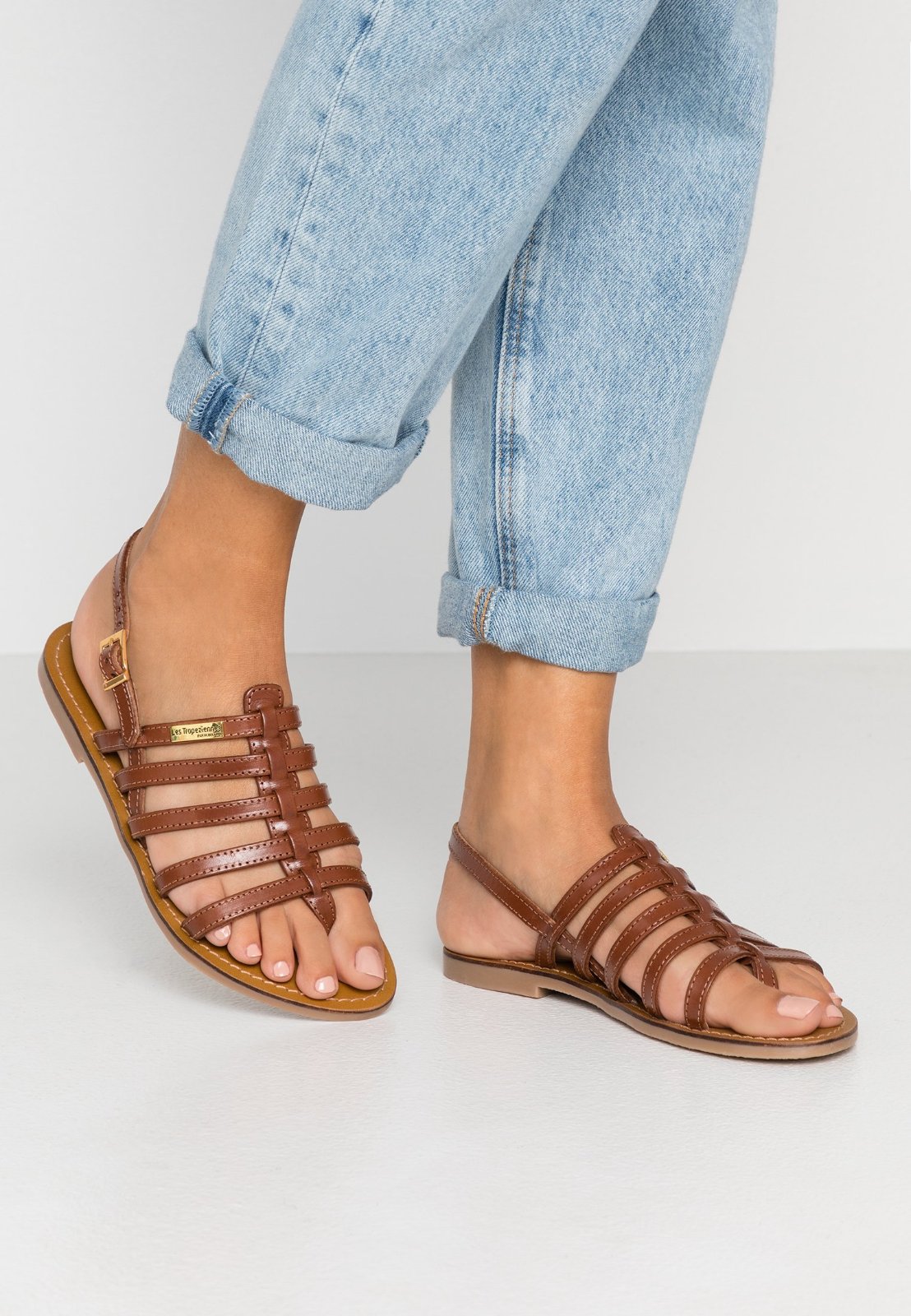 Joli sandale en vrai cuir p 37