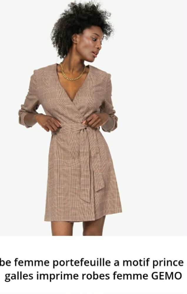 Magnifique robe porte feuille 