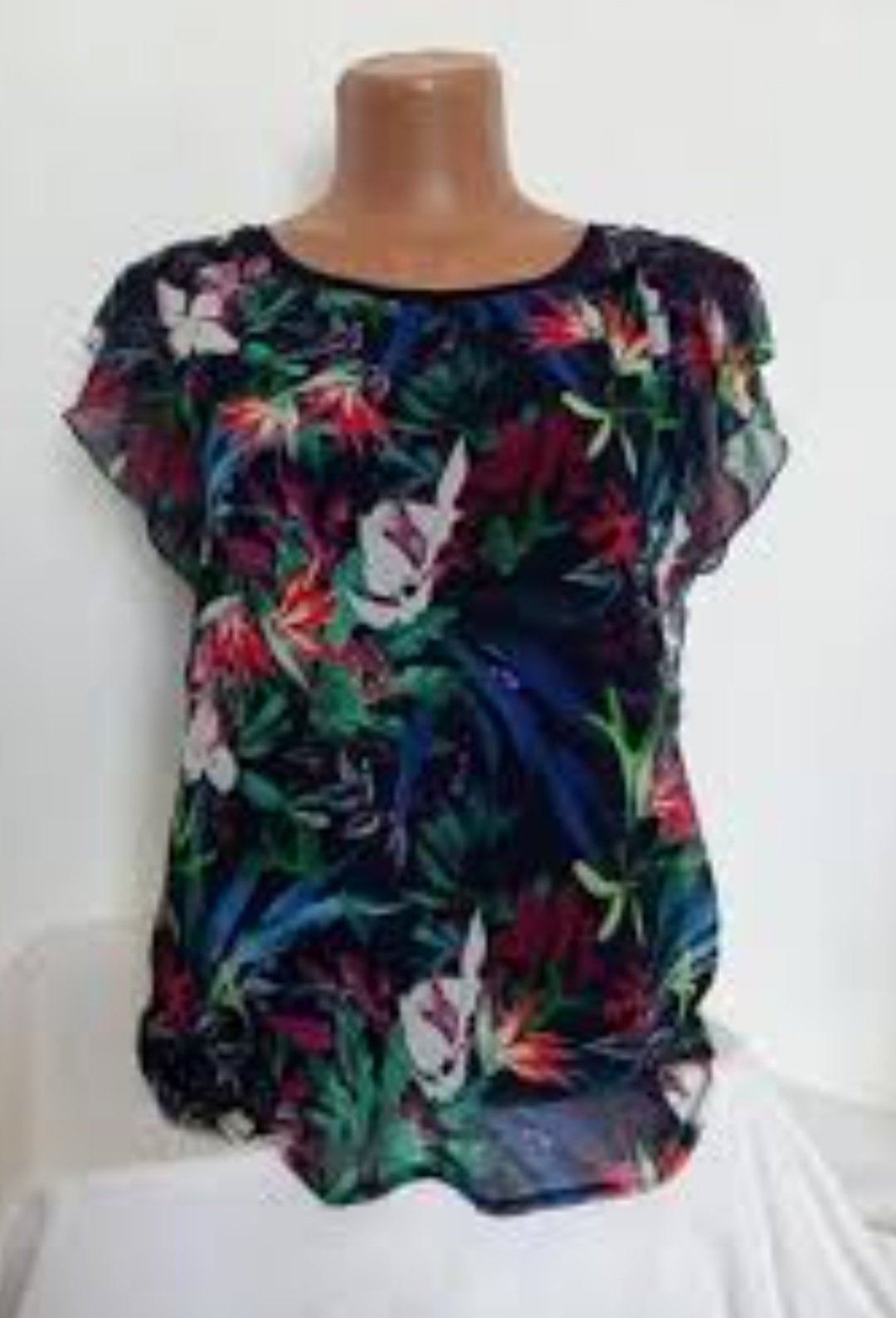 Magnifique blouse fleurie