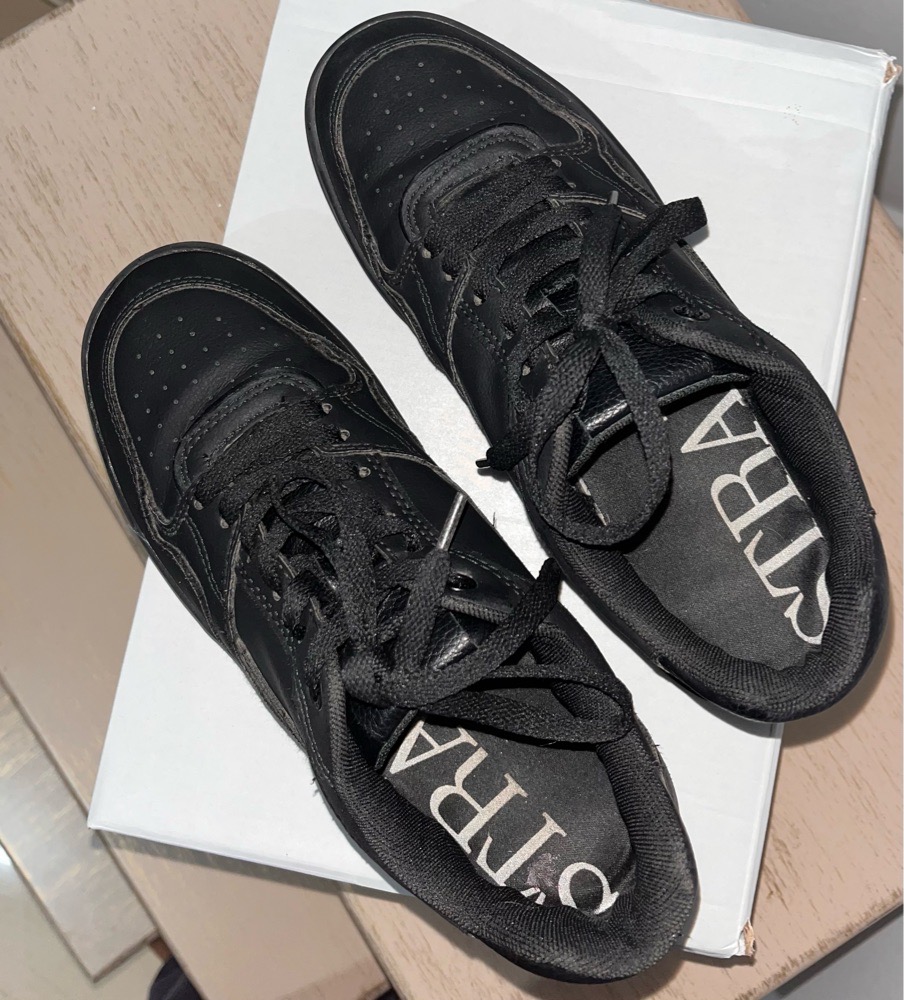 Basket stradivarius noir 