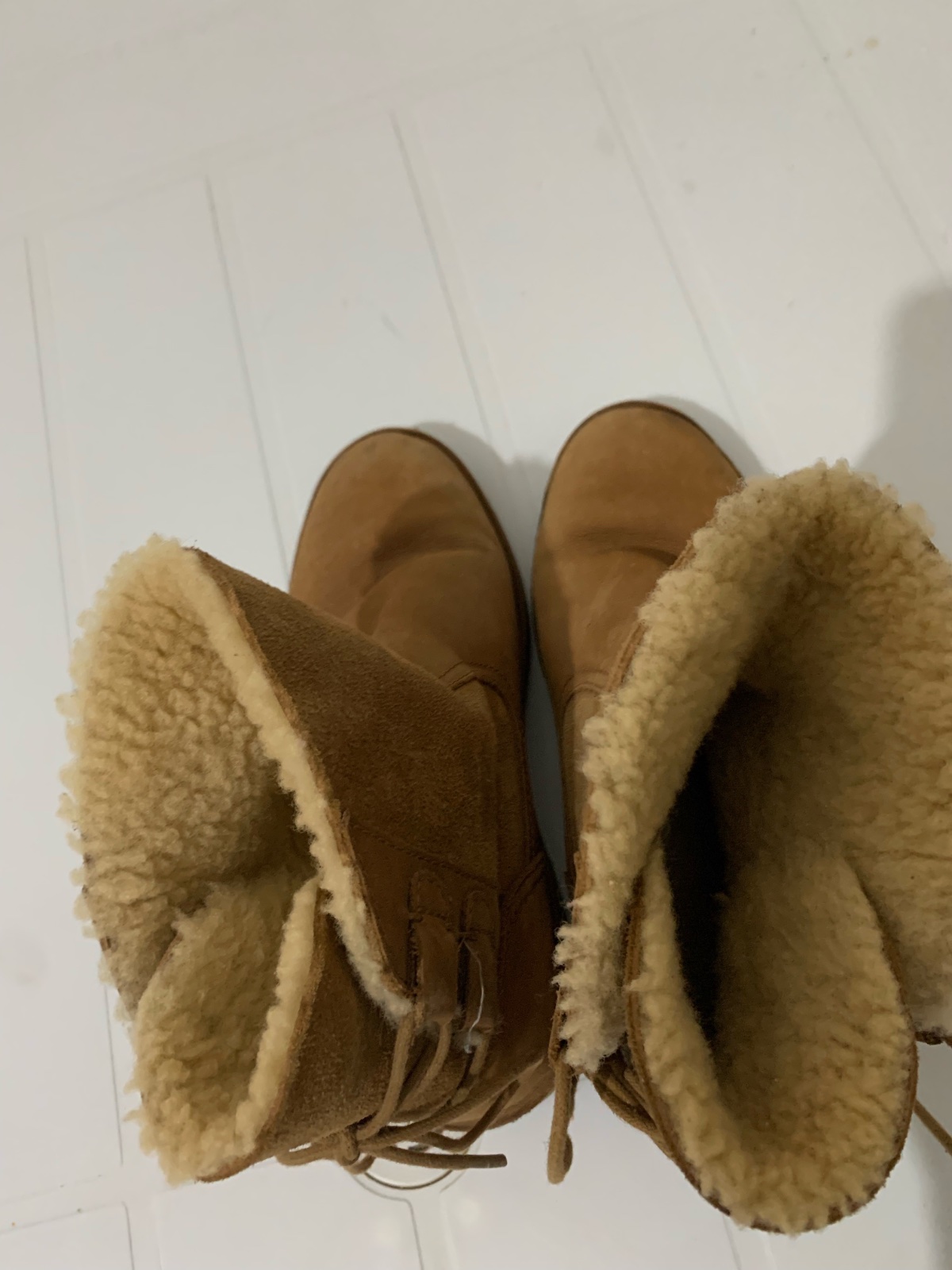 UGG