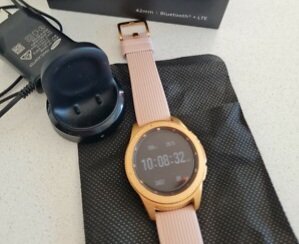Samsung Galaxy Watch 42mm, Bluetooth et LTE.