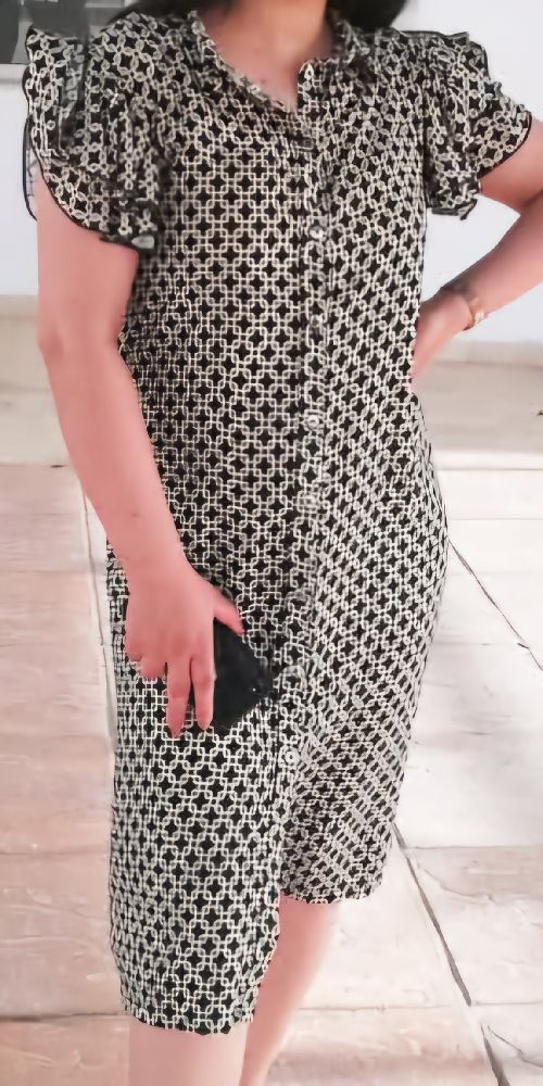 Robe chic  avec ceinture – en excellent état