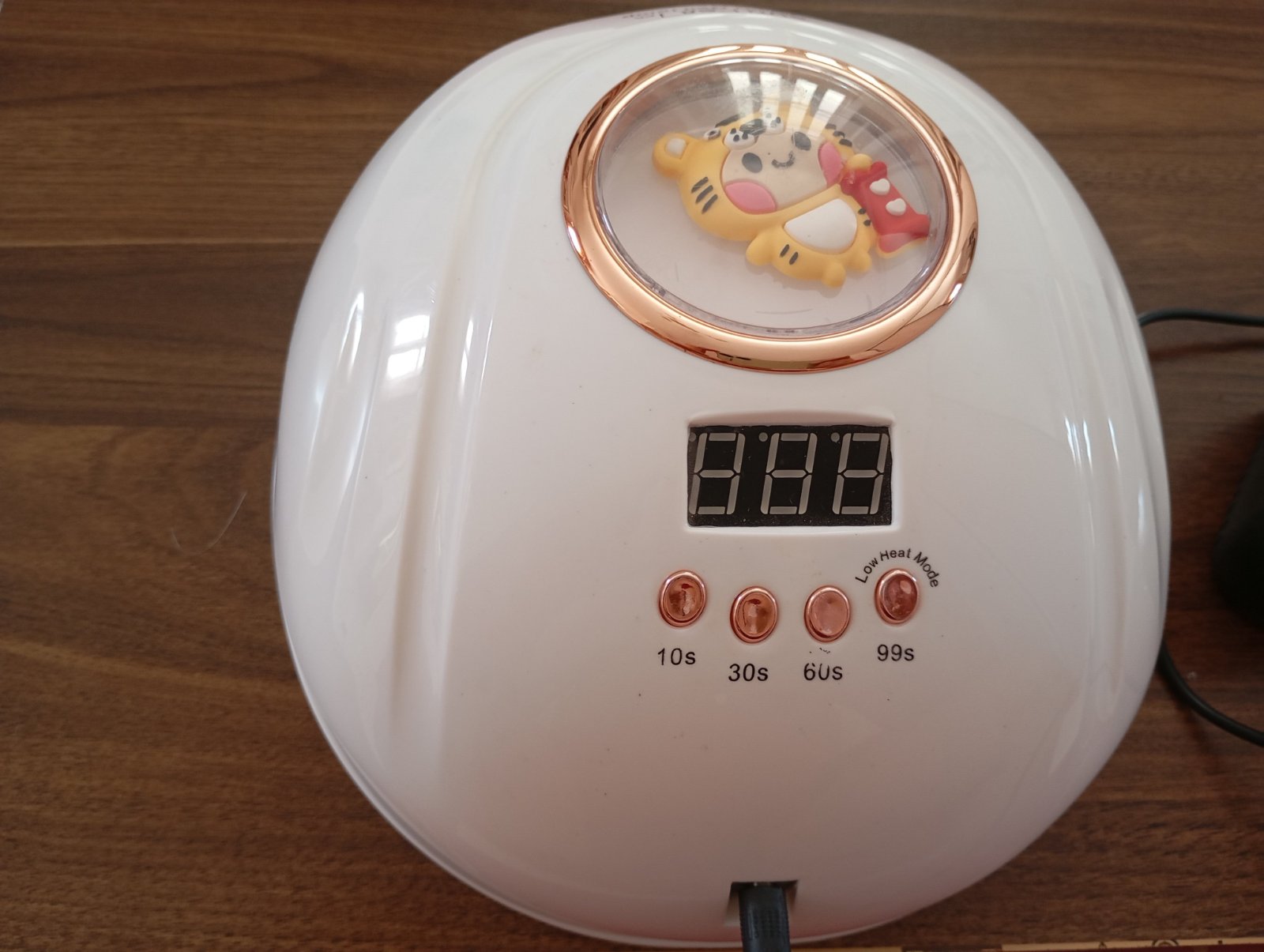Petite merveille pour une manucure parfaite
