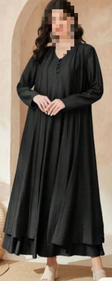 Ensemble 2 pièces avec robe sans manches et manteau ouvert sur le devant