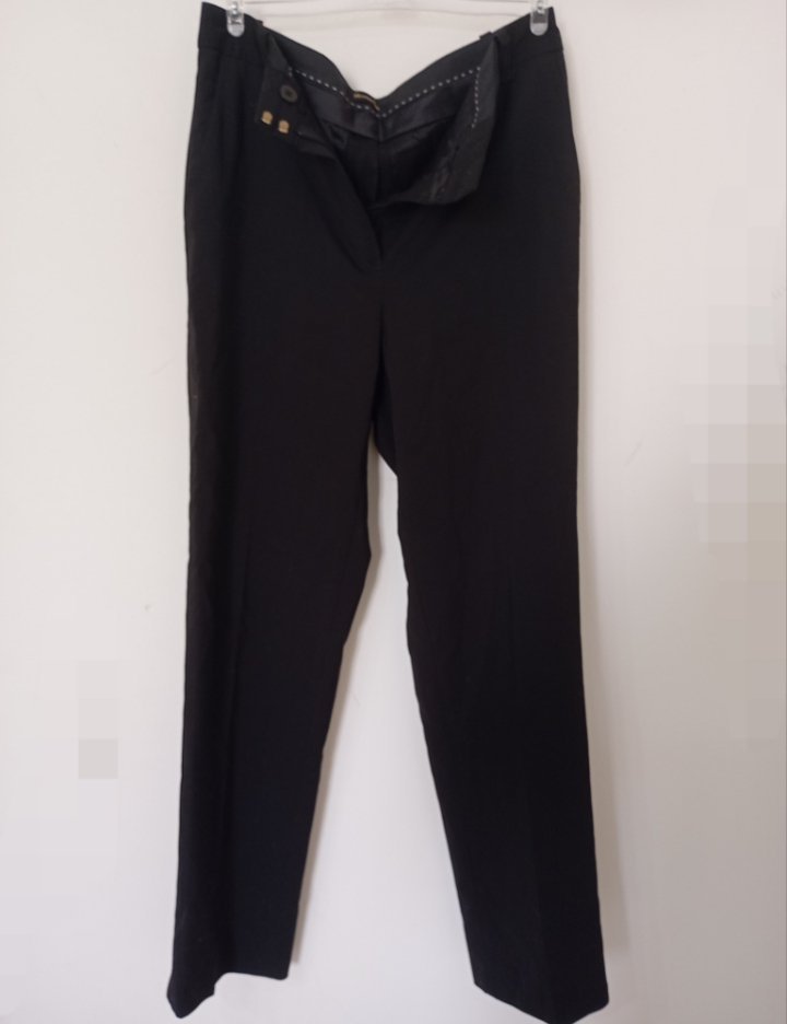 L’élégance en noir — Massimo Dutti, l’art du chic intemporel 🖤
