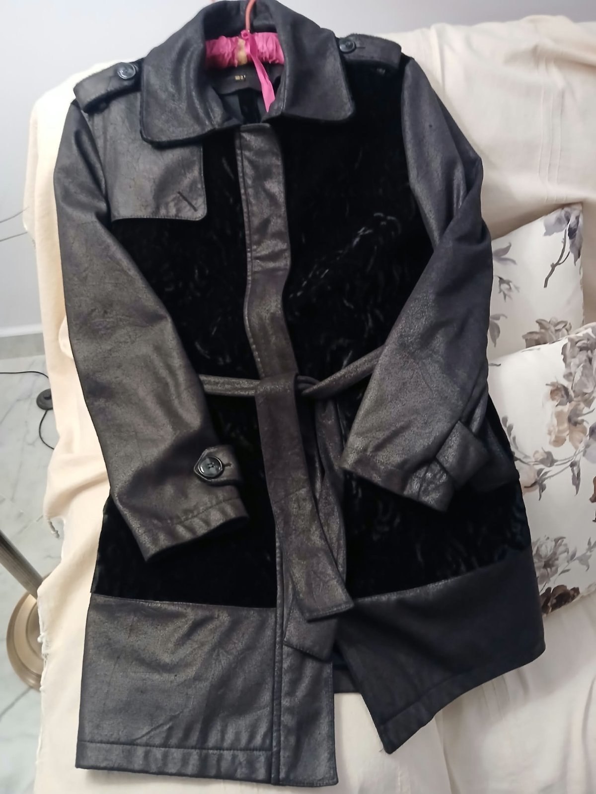 Manteau en cuir et velour