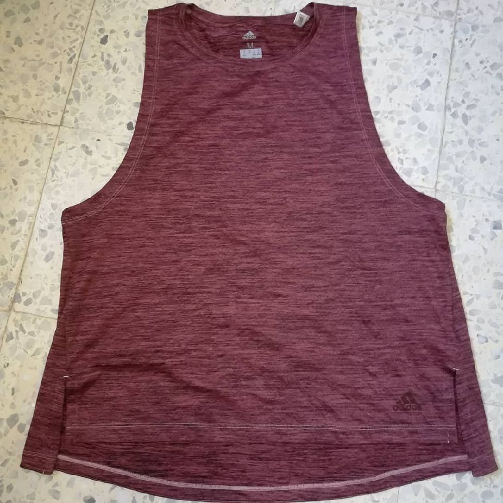 Débardeur Adidas Original pour sport jamais porté 