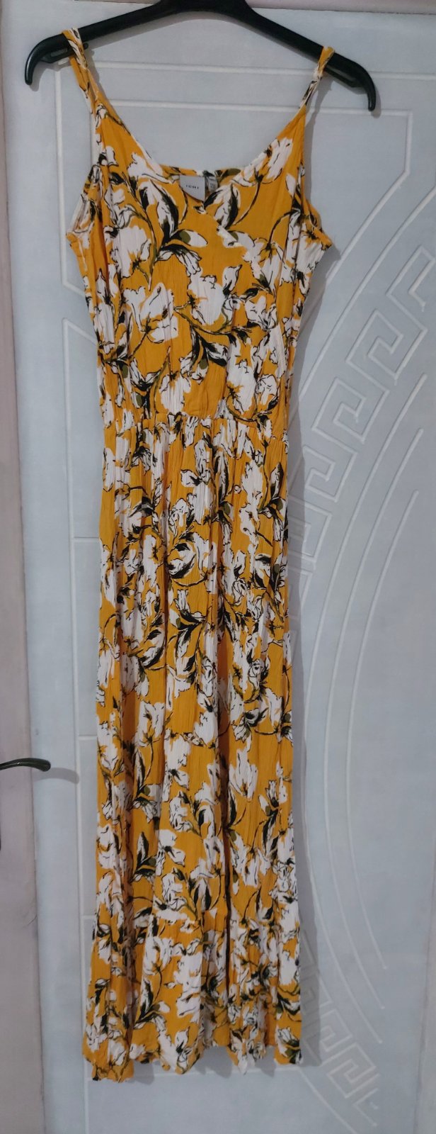 Robe jaune fleurie