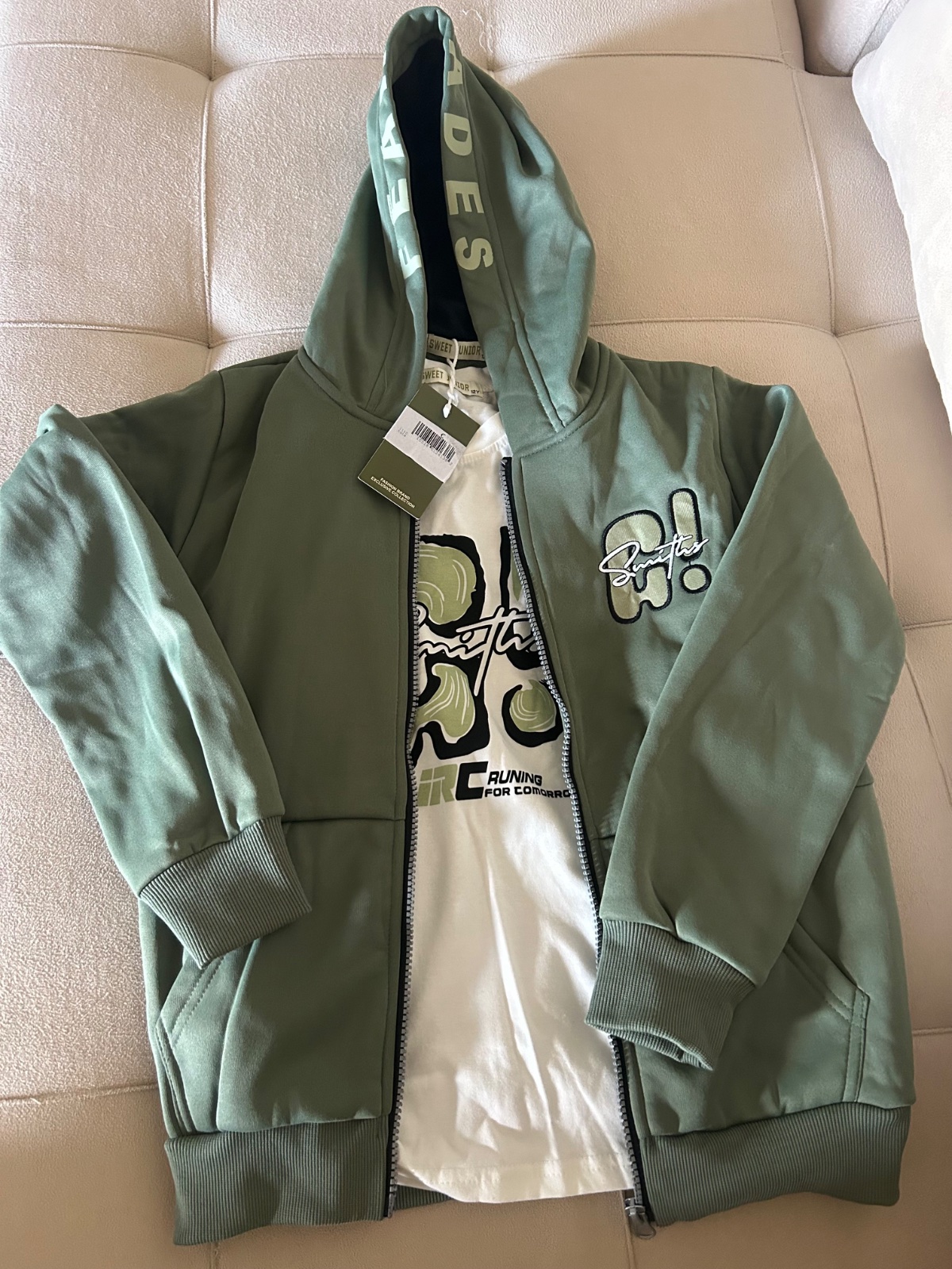 Capuche avec pull neufs importation