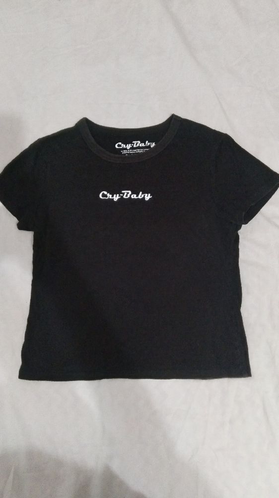 Black t-shirt cry-baby 