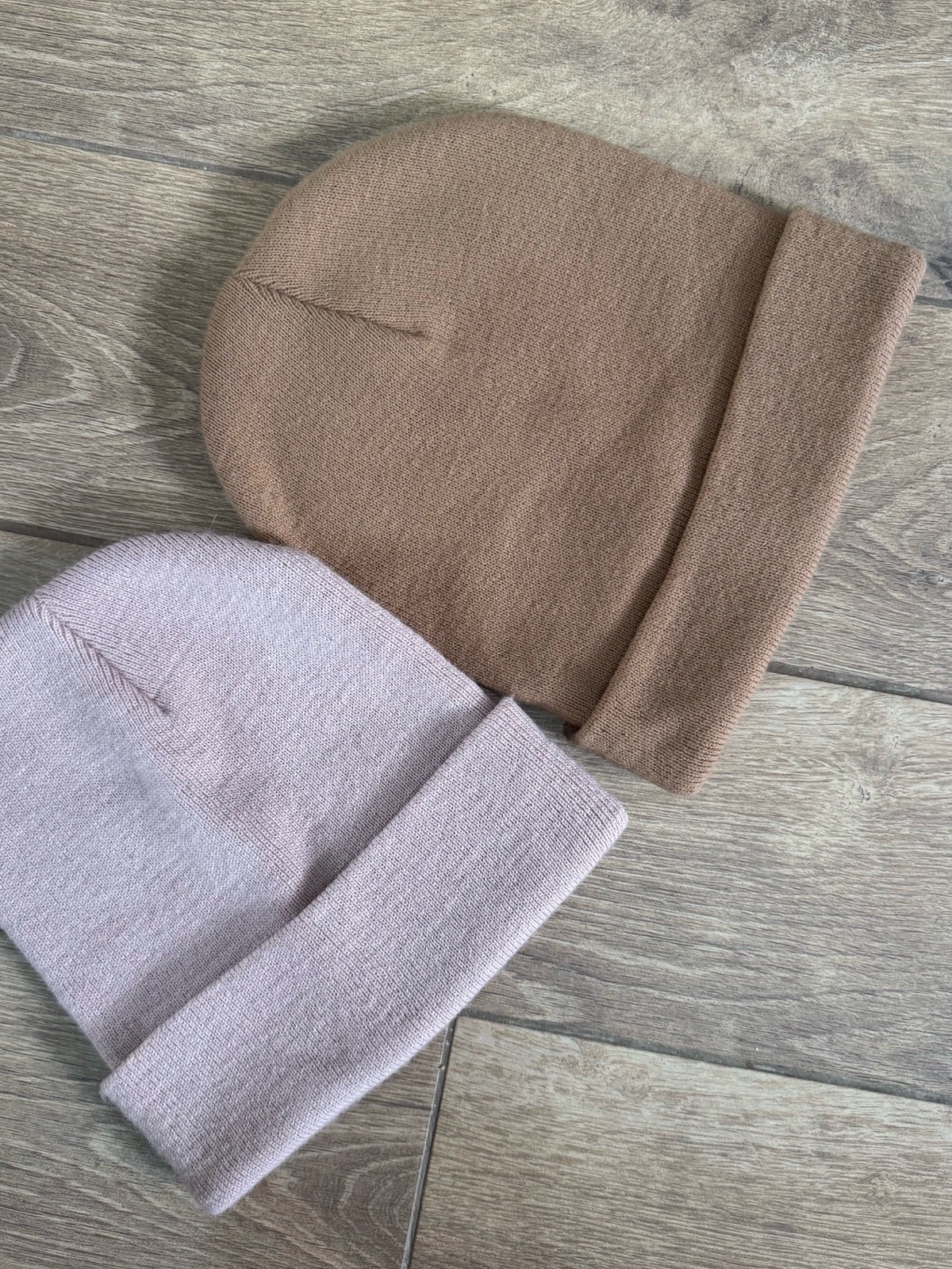 2 bonnets