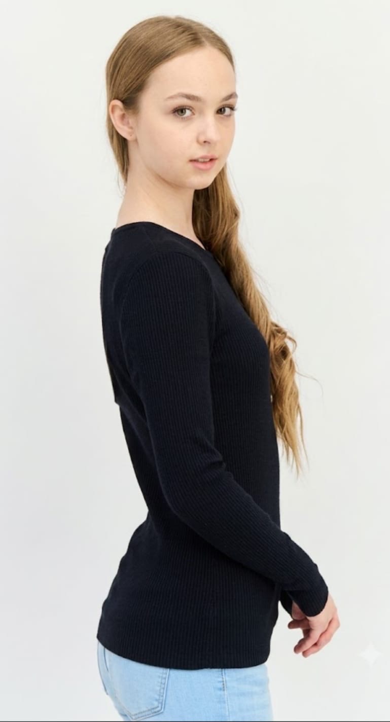 Pull noir Femme/Fille avec longues manches et ouverture au dos. Original - Neuf - Importé