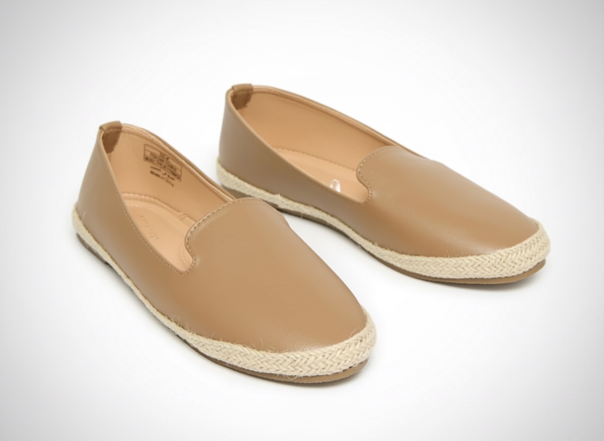 Espadrilles marron neuves et comfortabes.✨
