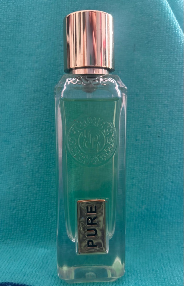 Eau de parfum Pure par la marque Saoudienne Rasees