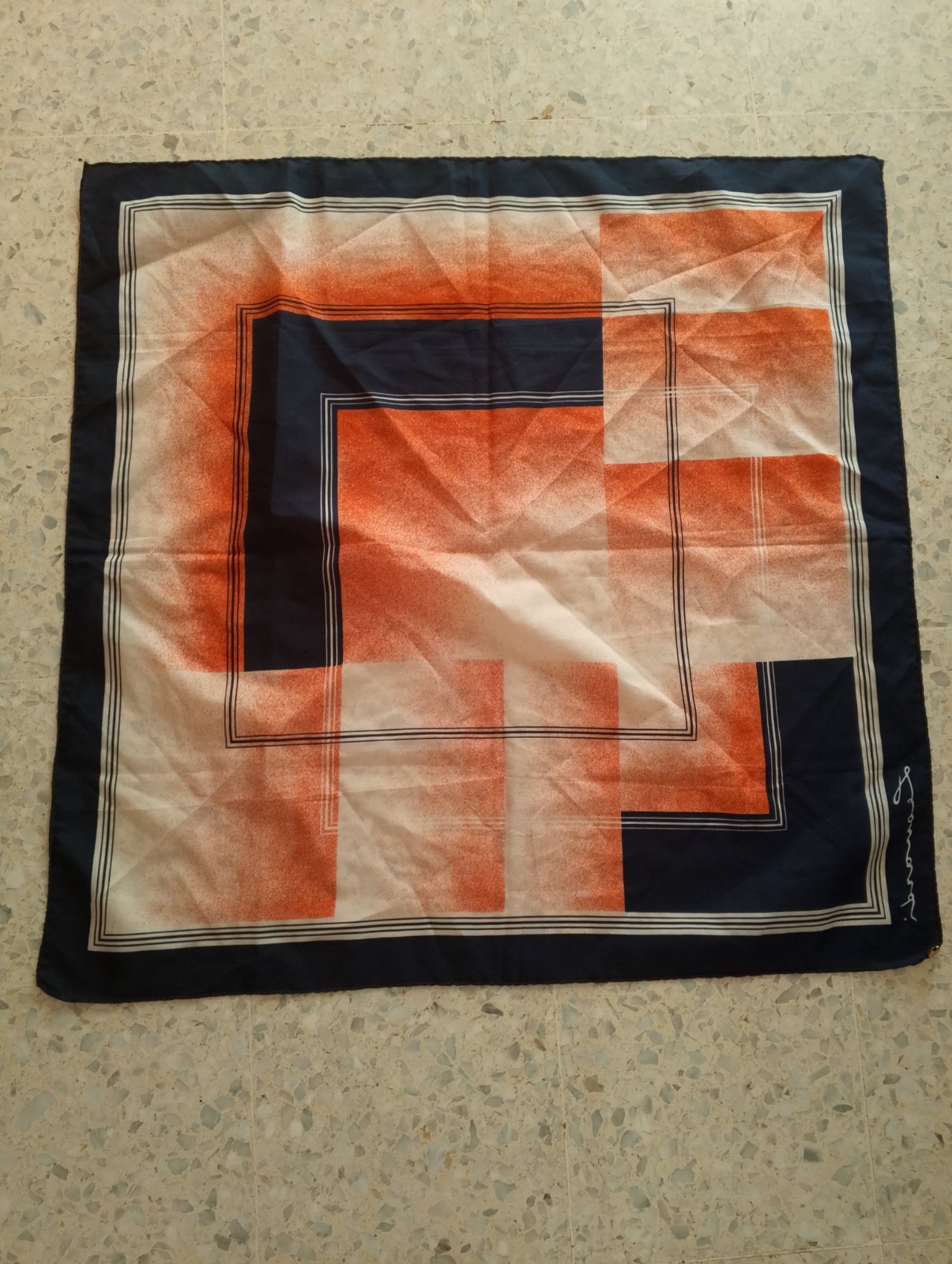 4 foulards 