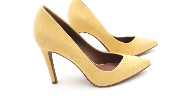 Escarpins jaune moutarde en daim