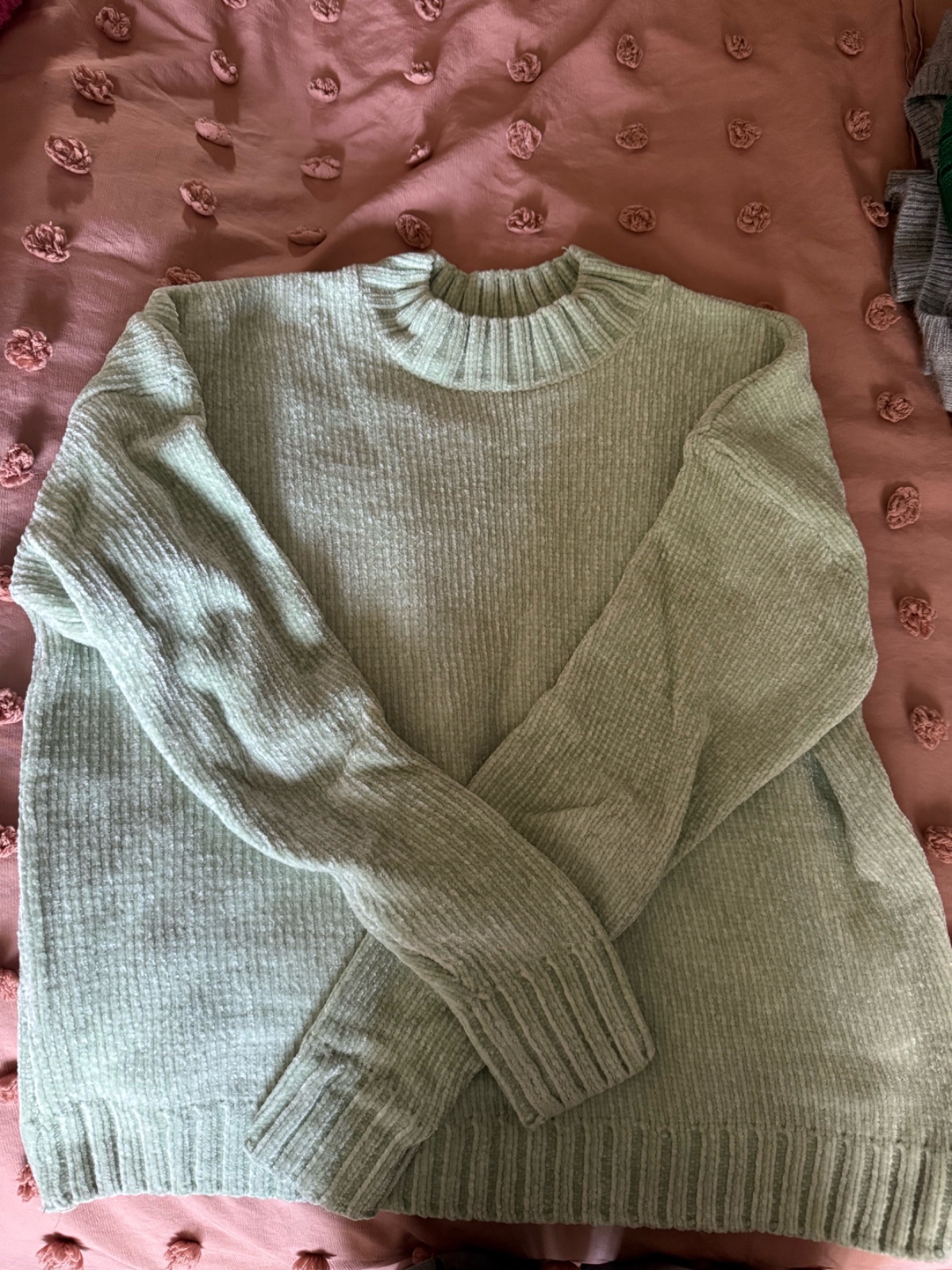 Pull vert pastel
