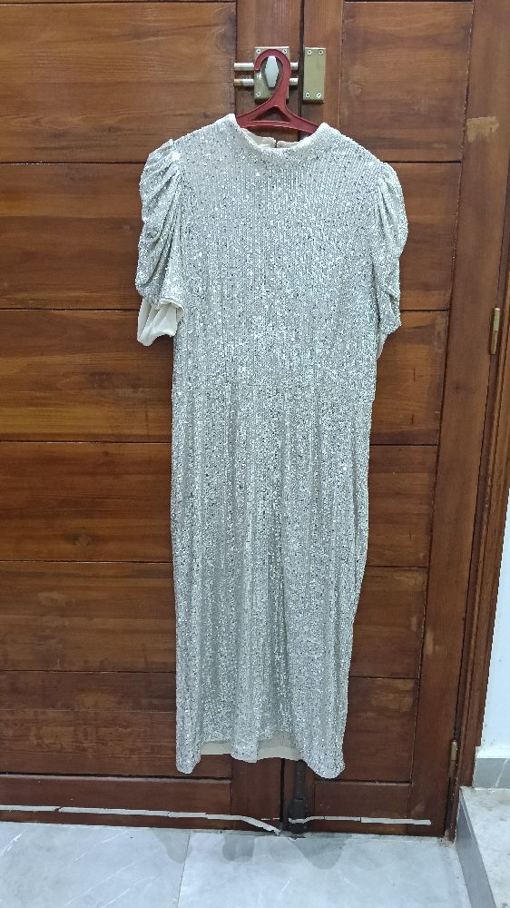 Robe soirée porté une seule fois