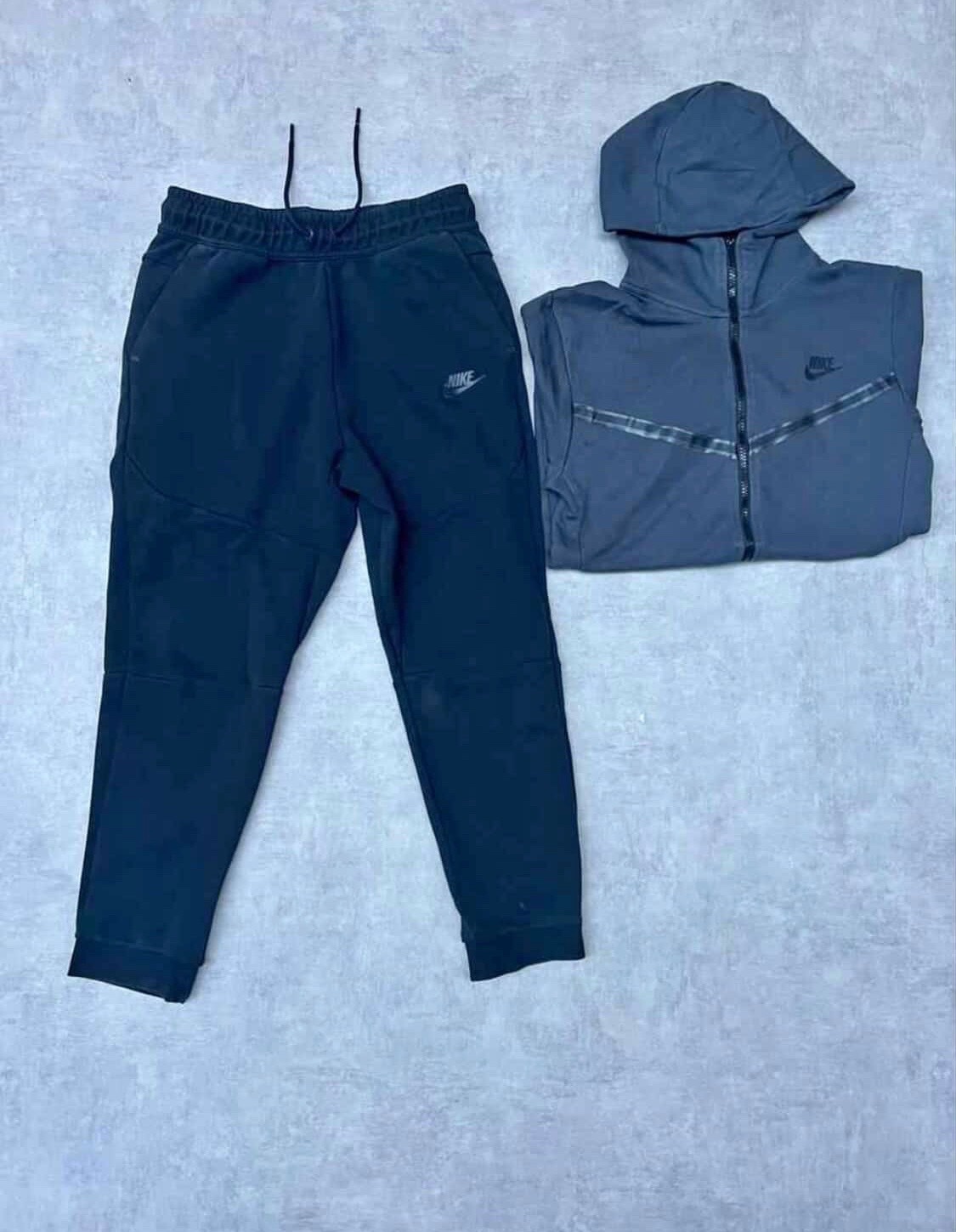 Nike tech