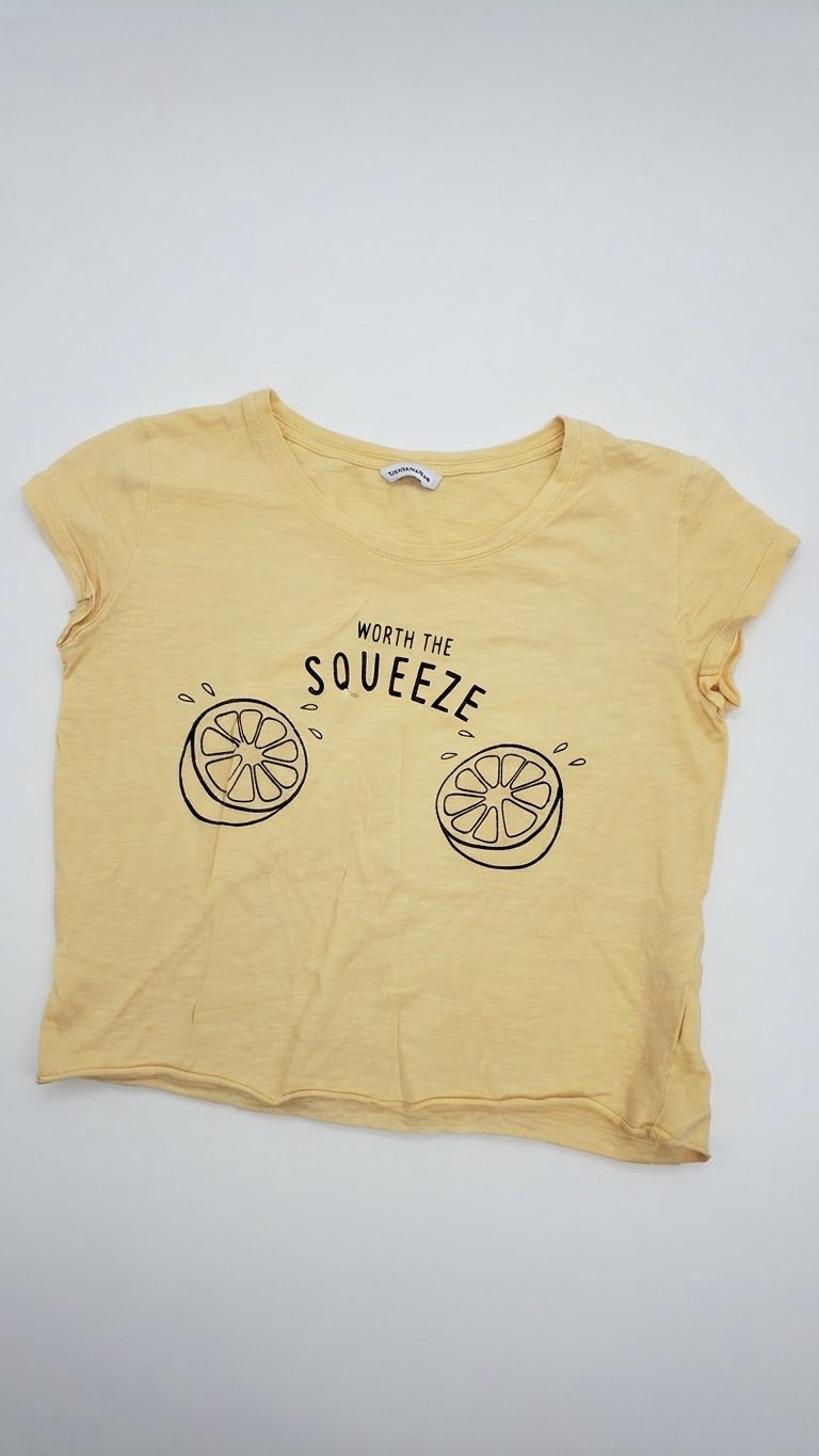 T-shirt jaune