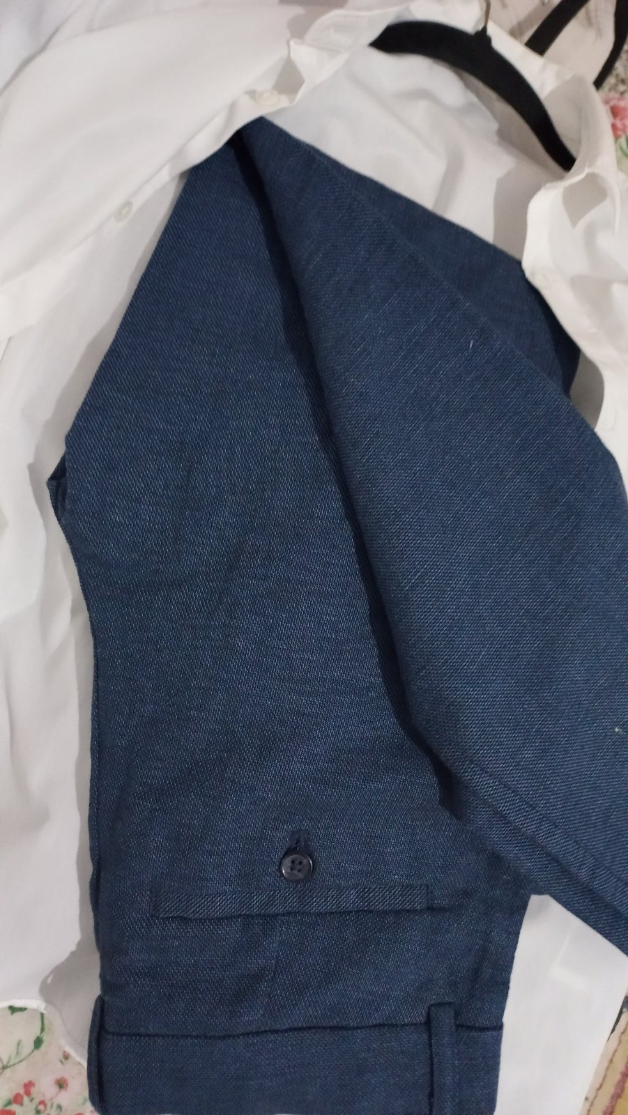 Costume : chemise avec papillon et pantalon 