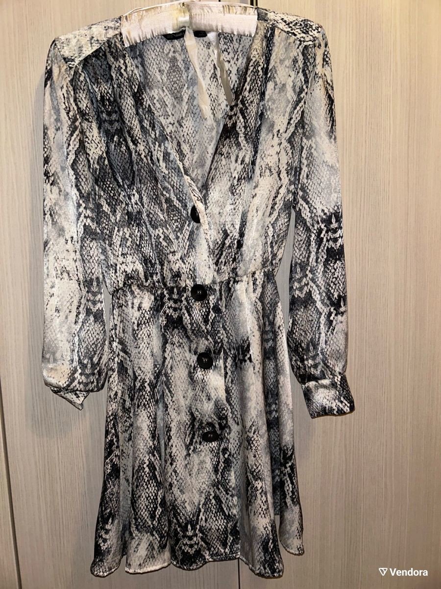 Dress/ robe