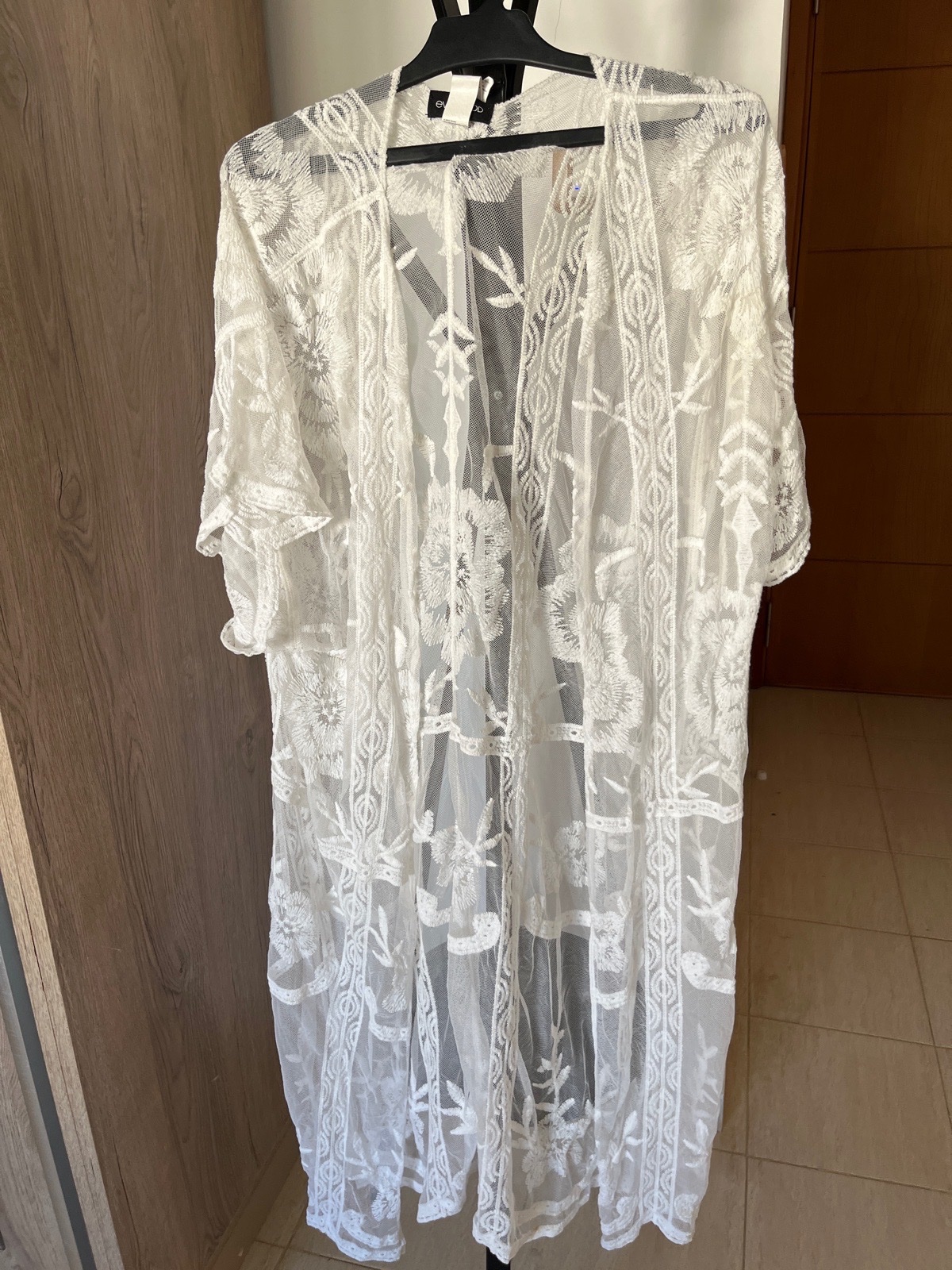 Cache maillot en dentelle