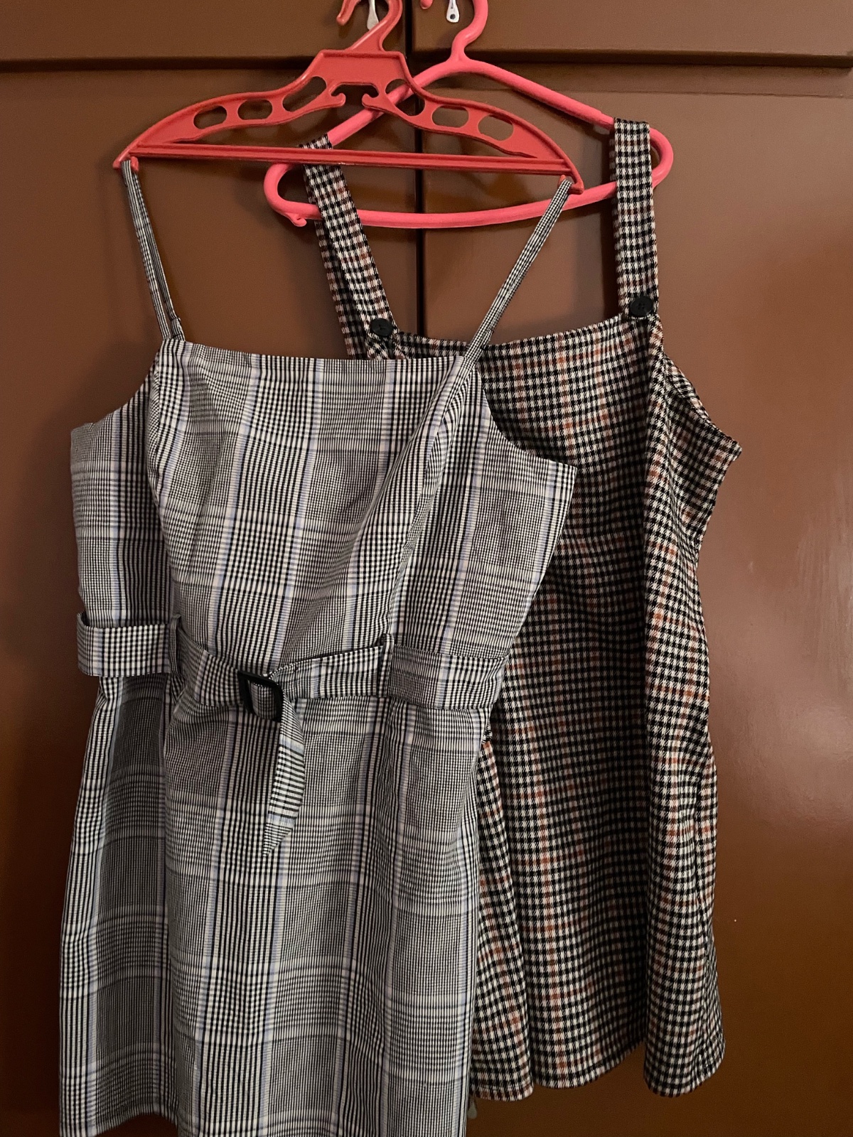 Deux robes chemises