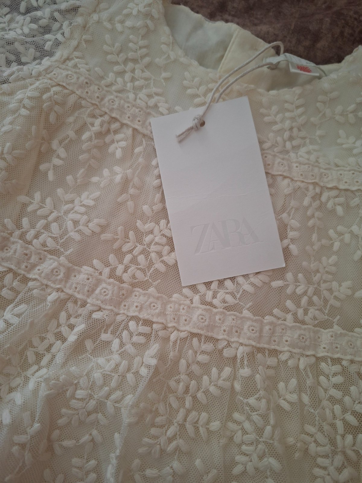 Robe en dentelle Zara Kids - Neuf avec étiquette 