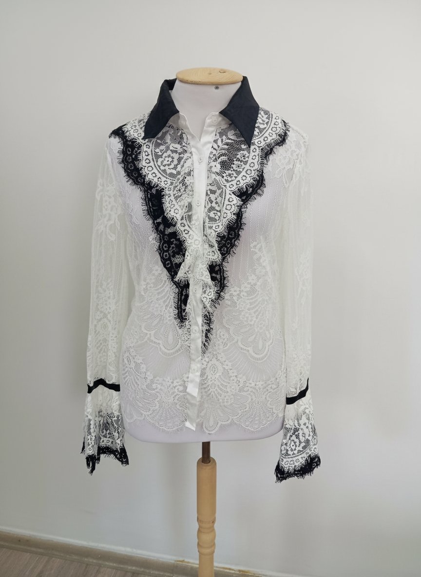 Chemise en dentelles 