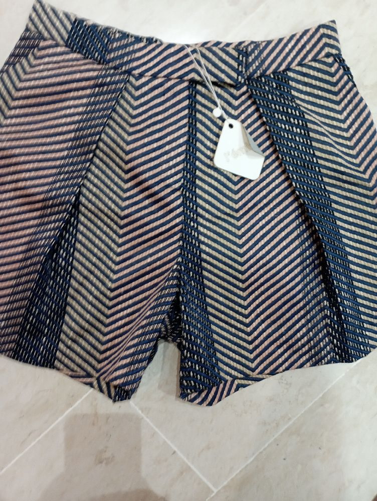 Short neuf 