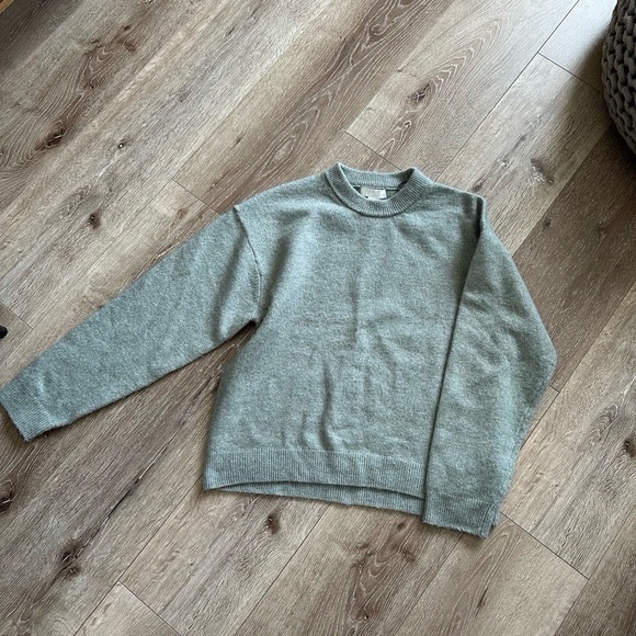 Sage green/jade heathered crew neck knit sweater from H&M. 
