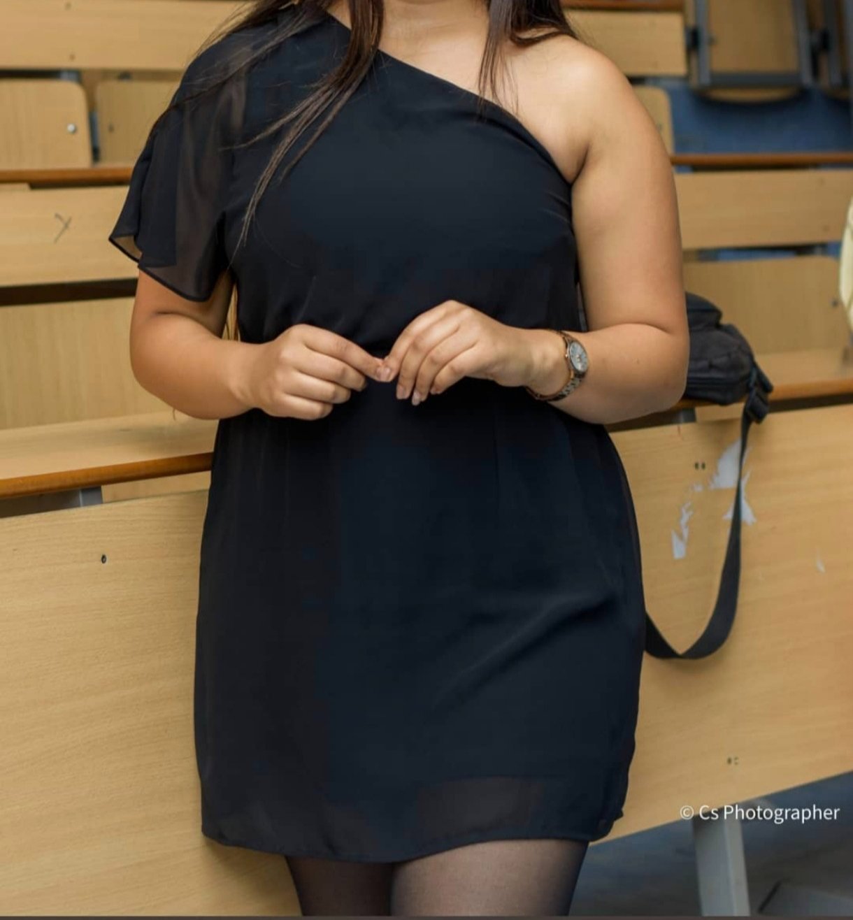Petite robe noire one shoulder 