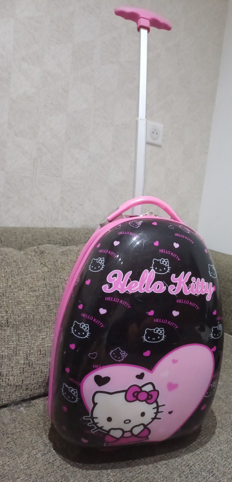 Valise hello kitty avec roues