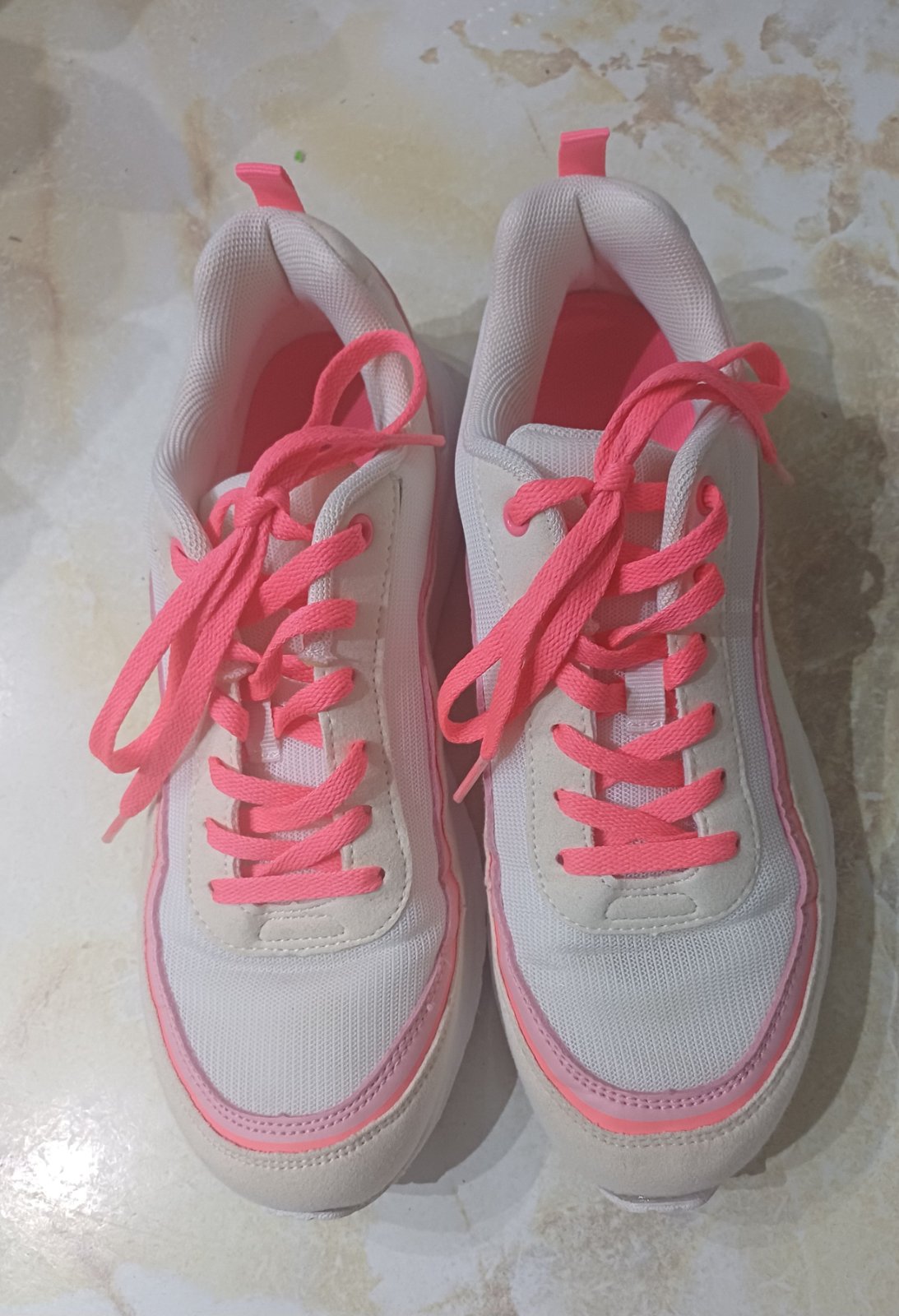Baskets blanc pointure 39